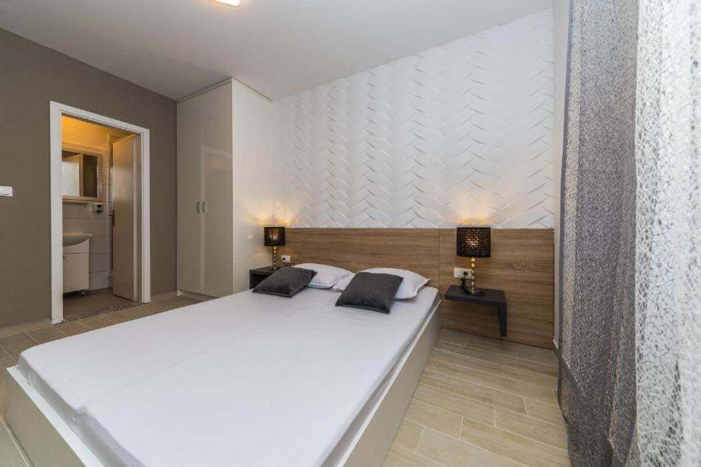 Apartments Gavran 2. Башка-Вода Экстерьер фото